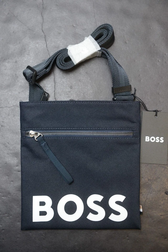 HUGO BOSS Pixel Logo Reciclado Material Azul Marino Sobre Sling Bolso Bandolera - Imagen 3 de 4