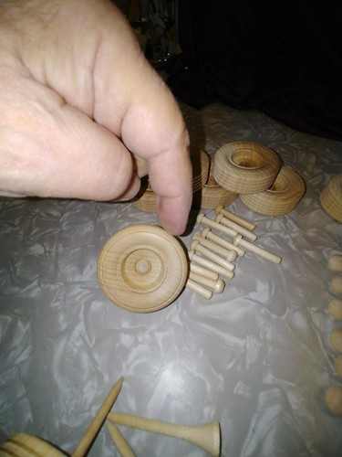 WOOD TOY TREADED WHEELS 1 SIZES 12 wheels.12 axles 12 plugs 12 caps 12 tee axles - Picture 9 of 12