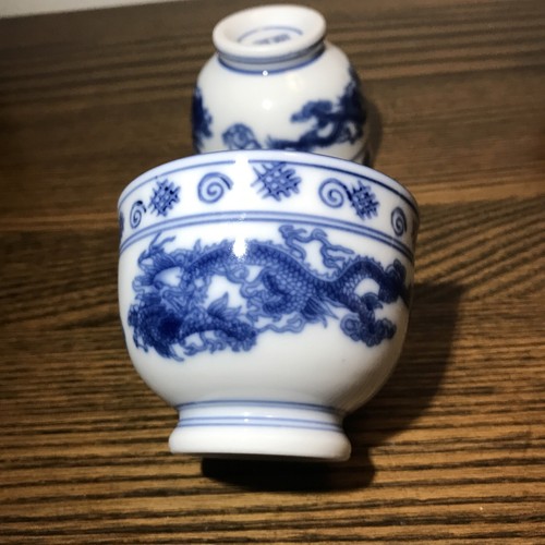 2 Asian Blue And White Porcelain Dragon Teacups Vintage - Picture 5 of 9