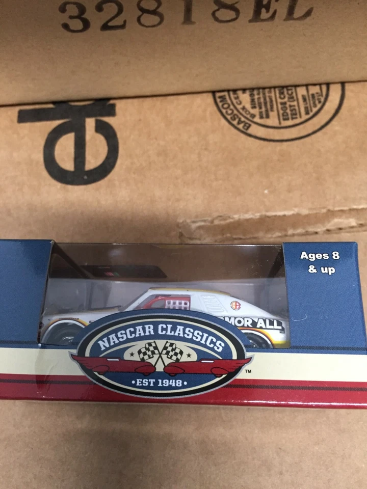 Chevy Laguna 1976 1:64 Action Neil Bonnett #12 Armor All Foto 2 de 4