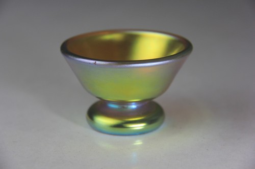 Gold Iridescent Art Glass Pedestal Salt Cellar Unsigned!