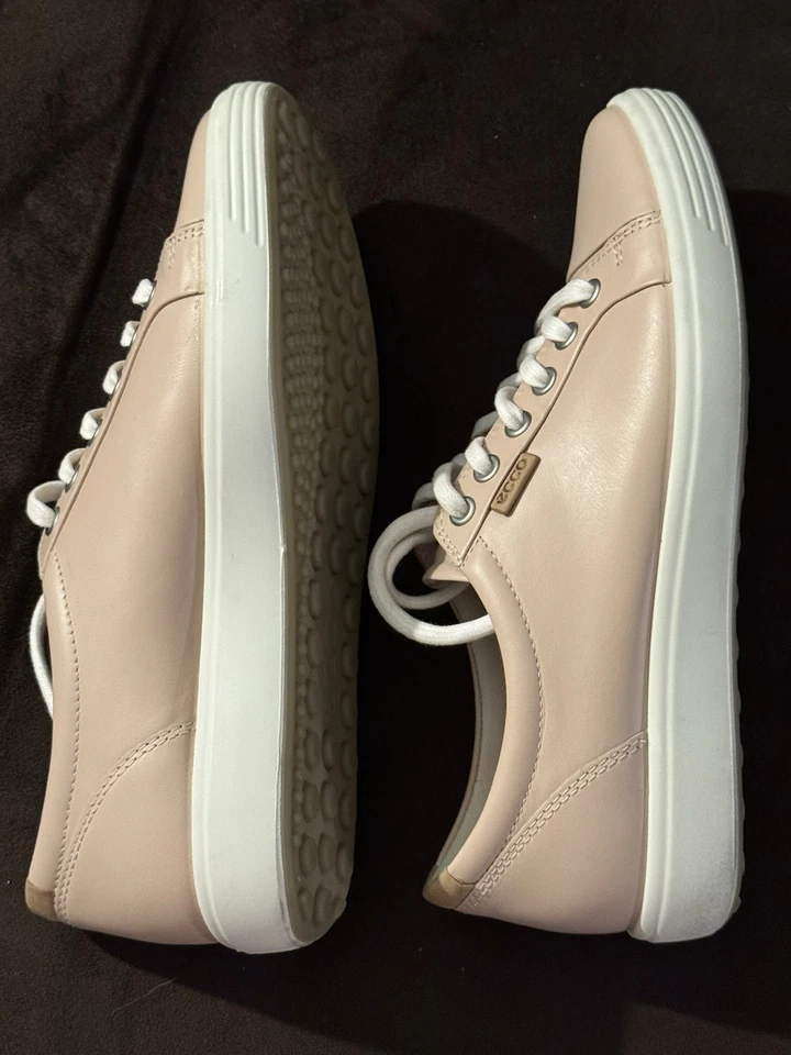 Women's Ecco Pink Leather Sneakers U.S. 8-8.5 EU 39 Good Condition Worn Once - Image 3 of 4