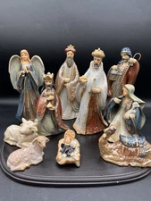 Kirkland Home Woodland Collection 10/11 Pc Nativity Set Glazed Ceramic Wood Base