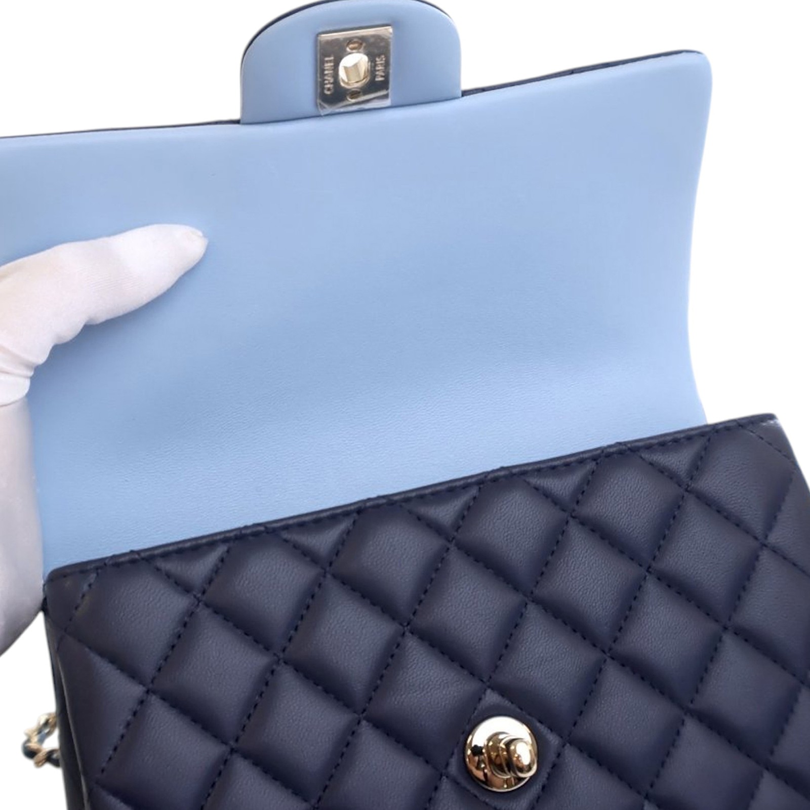 Authenticated Chanel Mini Rectangular Lambskin To… - image 7