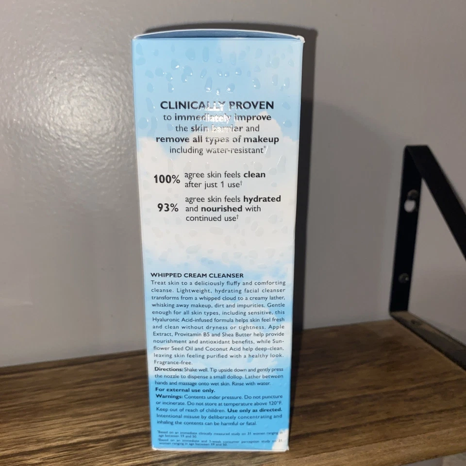 Limpiador en crema batida Peter Thomas Roth Water Drench Foto 2 de 4