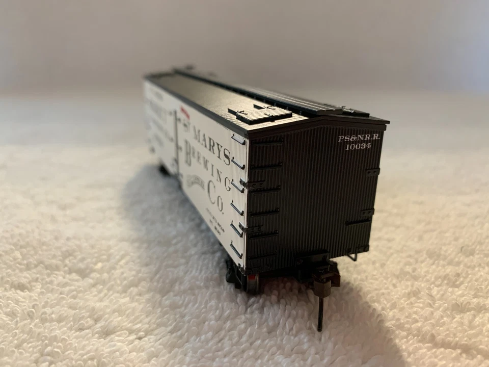 Roundhouse #84156 HO Scale Pittsburgh Shawmut & Northern 36' Wood Reefer #10034 - Image 4 of 4