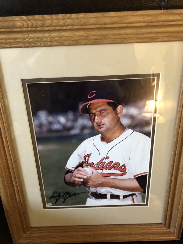 EARLY WYNN Vintage autographed MLB Indians 8x10 Picture Double Matted And Framed