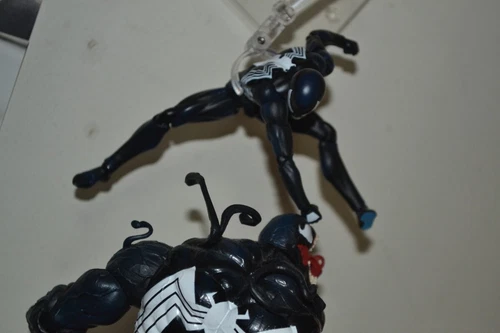 CT TOYS MAFEX No.147 Spider-Man schwarz Kostüm COMIC Ver. Action Figur Modell Spielzeug - Bild 18 von 18