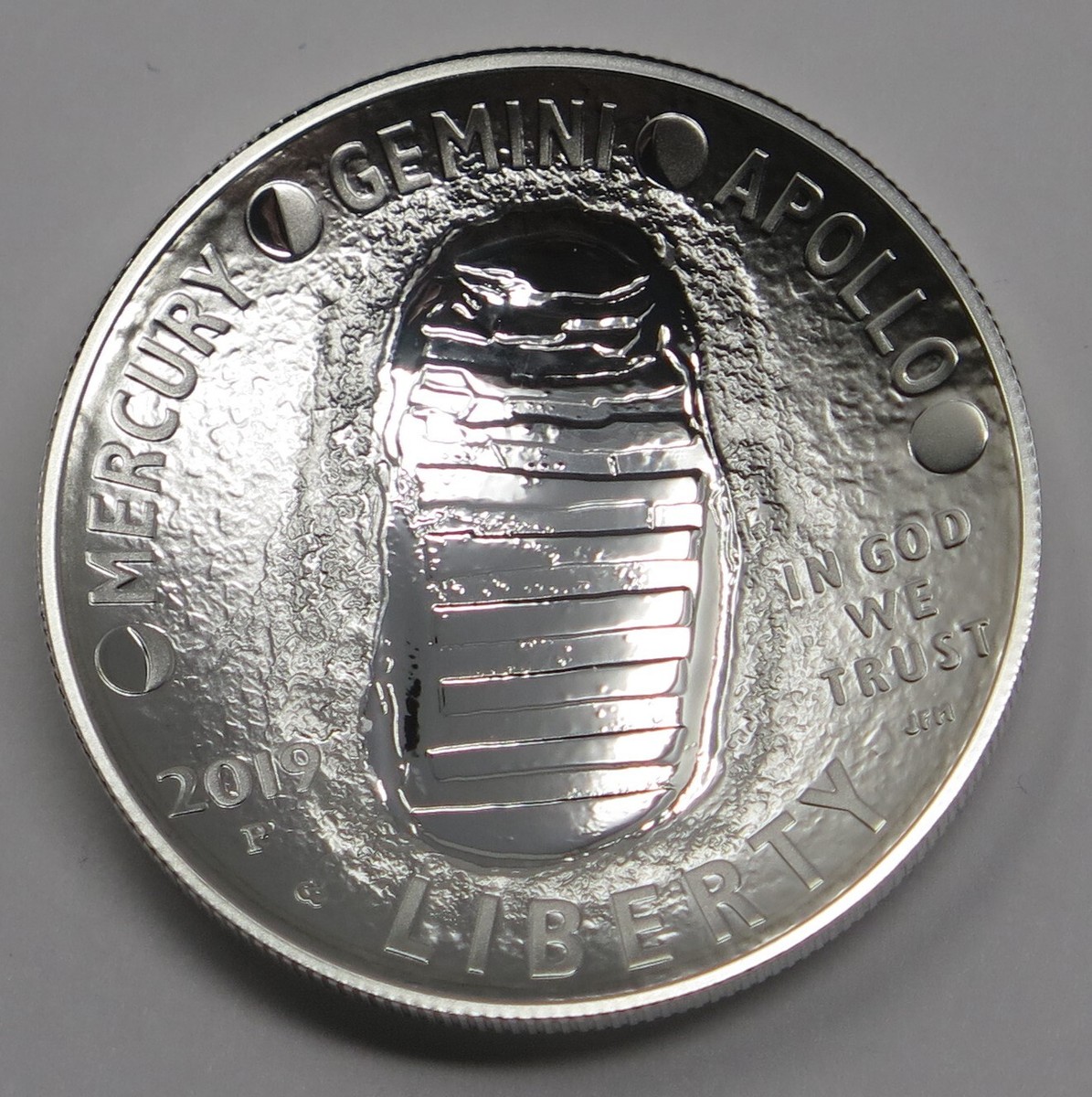 2019 Apollo 11 50th Anniversary Silver Proof Commemorative w/ Box