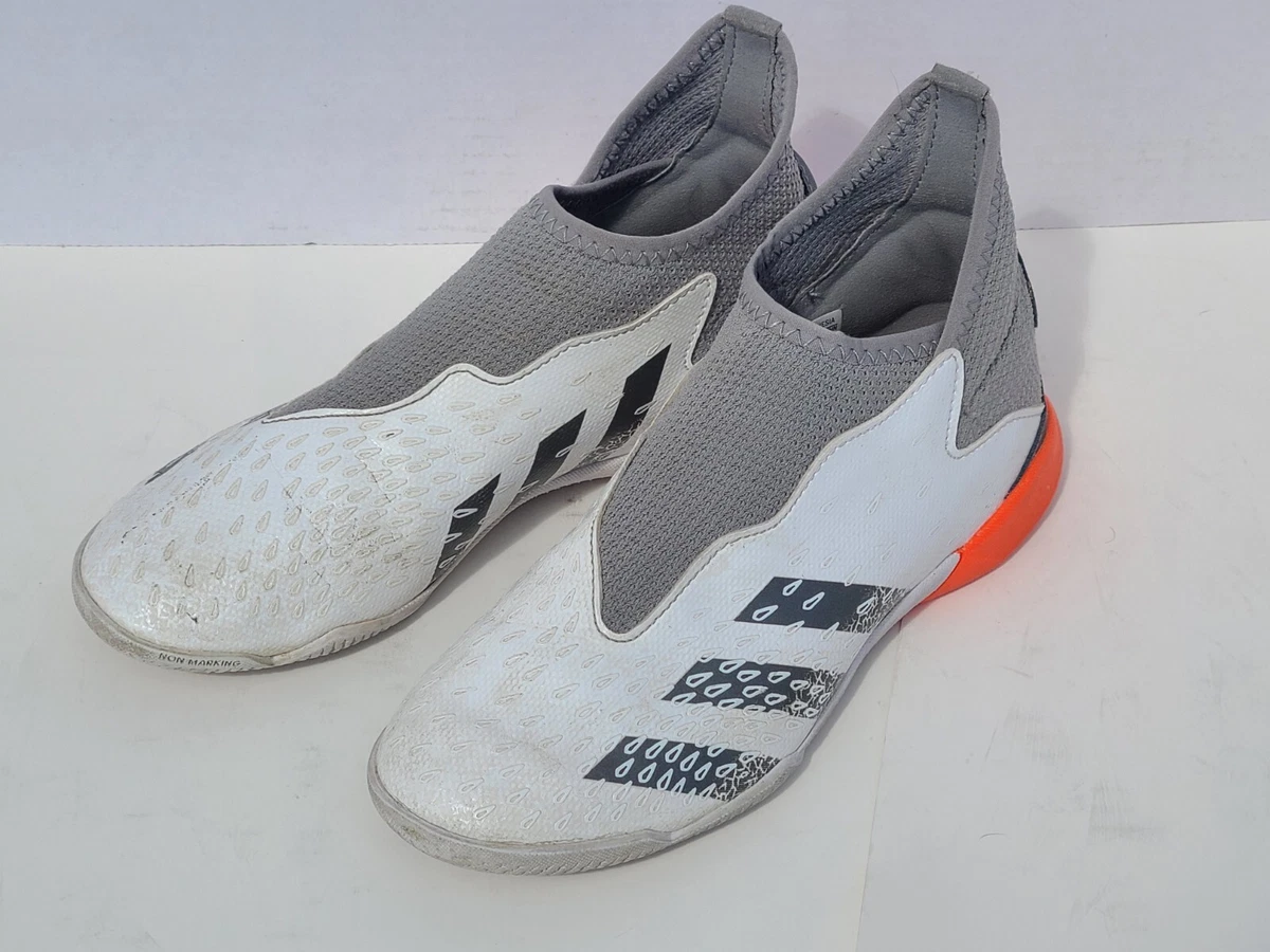 Indoor laceless soccer clearance shoes