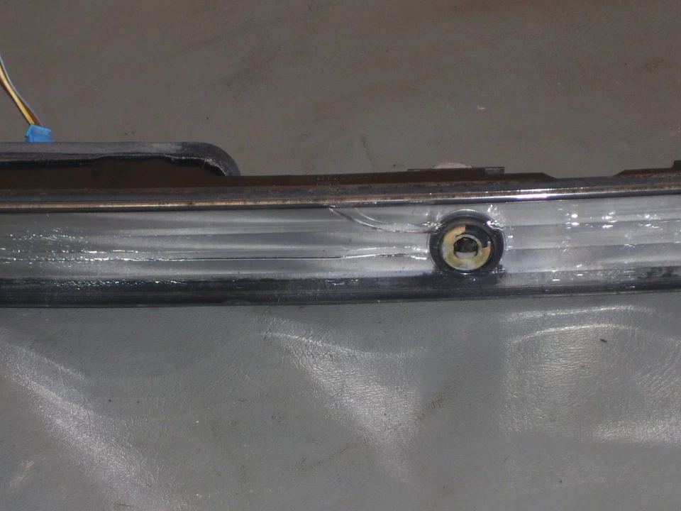 OEM 2002 BMW 745i крышка багажника спуск кнопка в сборе #6321690416613169020891 - Изображение 4 из 4