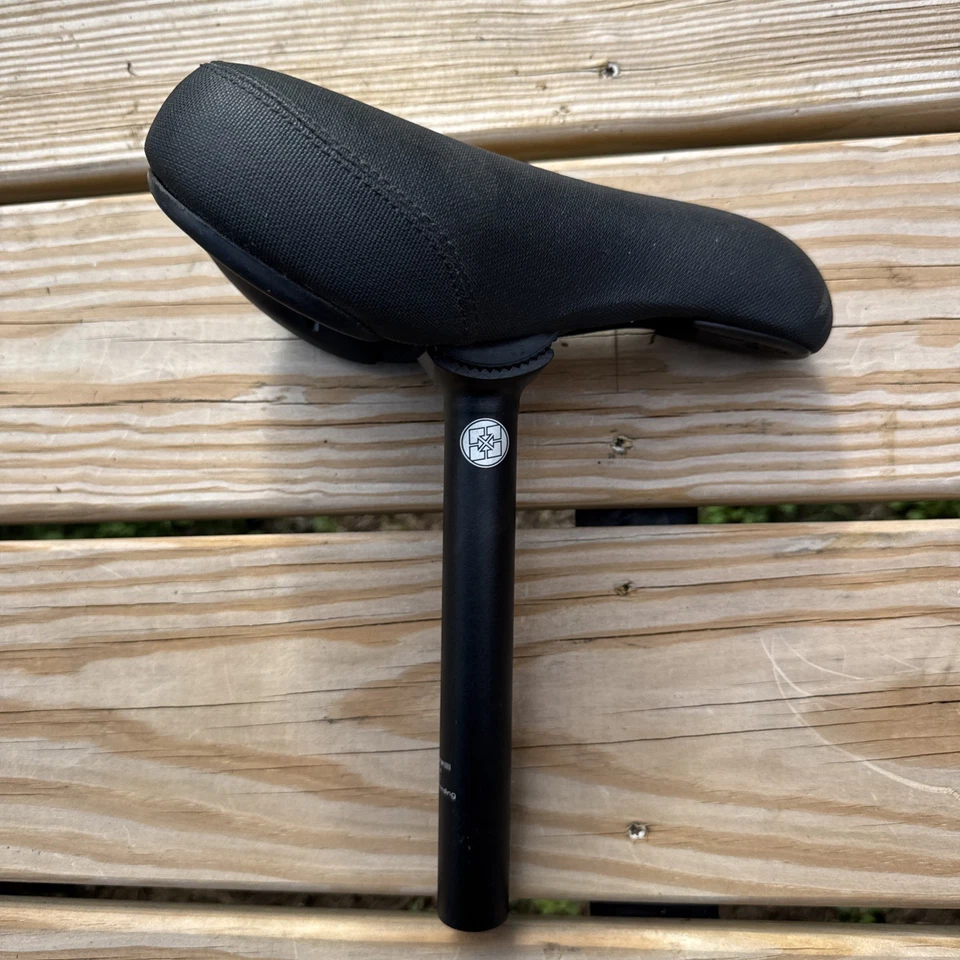 Asiento pivotal Fit Bike Co. con poste Fit Bike Co. incluido negro Foto 2 de 4