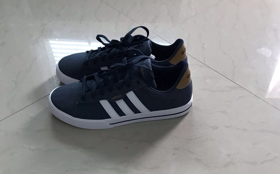 adidas Men's Skateboarding Shoes Size 11 - Image 2 of 4