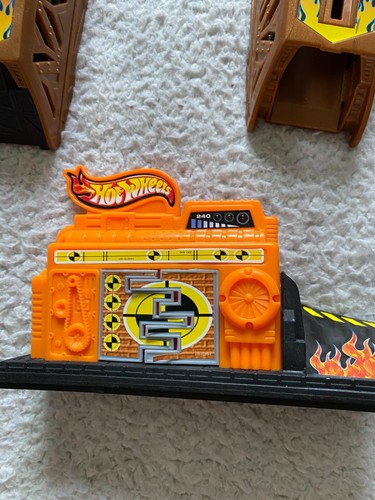 Mattel (2001) Lanzador de 2 coches y accesorio (K4) - Imagen 2 de 10