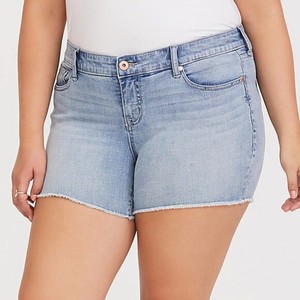 torrid shorts plus wash skinny jean mid frayed denim light