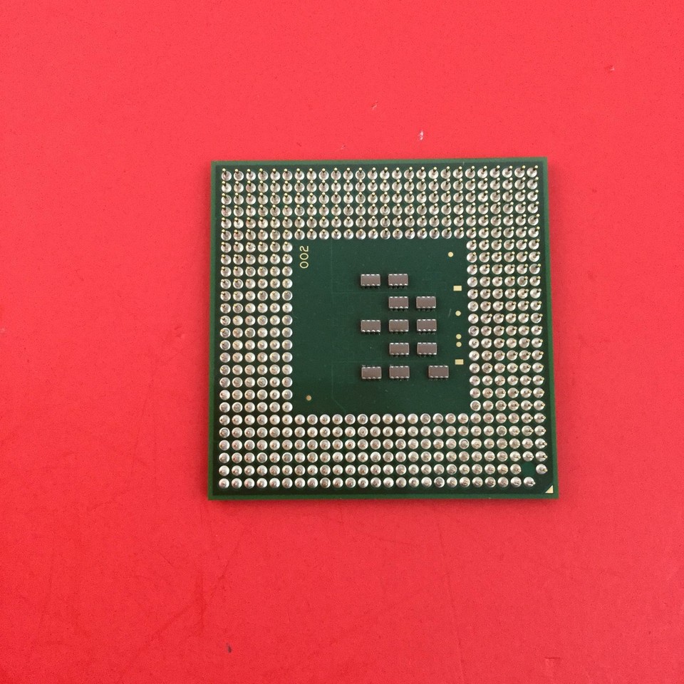 Processeur Intel Pentium M730 1.6Ghz 2Mo 533MHz Socket mPGA478C SL86G Processeur Intel Pentium M730 1.6Ghz 2Mo 533MHz Socket mPGA478C SL86G