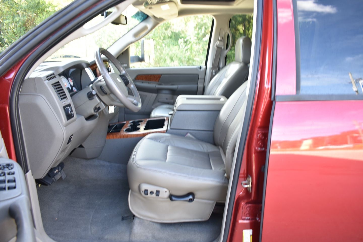 2006 Dodge Ram Laramie thumbnail 10