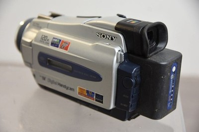 Sony Handycam DCR-TRV18 Silver Camcorder Video Camera MiniDV 10x