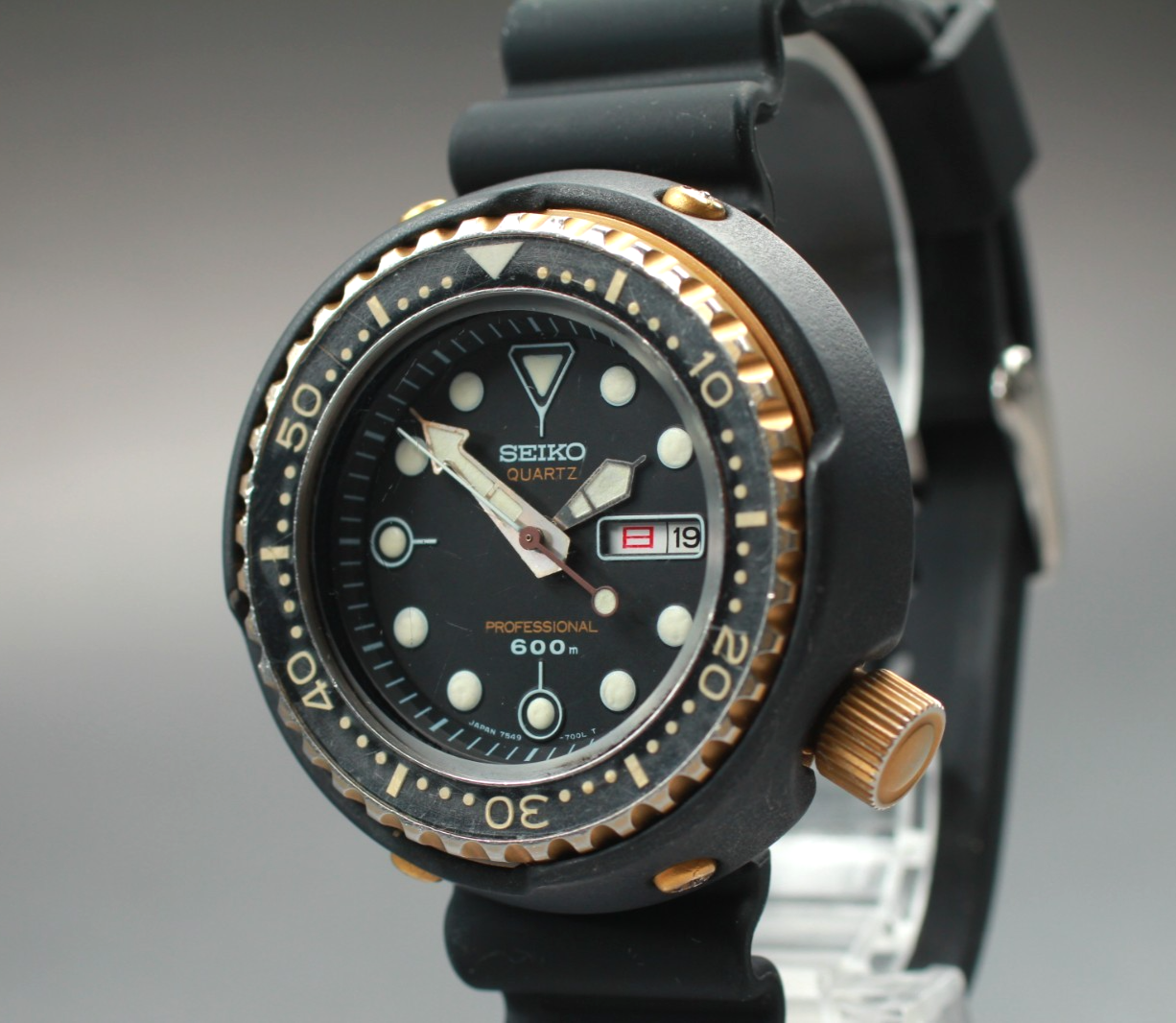 Rare Vintage [Exc+5] Seiko 7549-7009 Gold Tuna Titanium Qz Diver Men's Watch JP