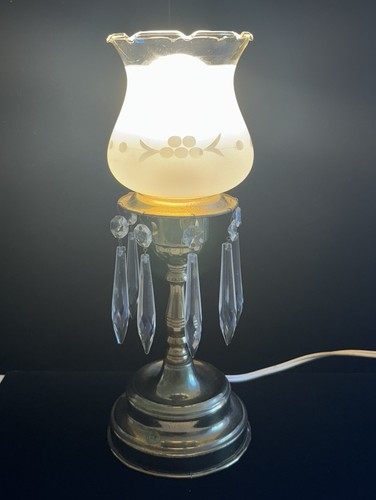 VTG Victorian Style Brass Boudoir Lamp Crystal Prisms Etched Frosted Shade 12" - Picture 4 of 11