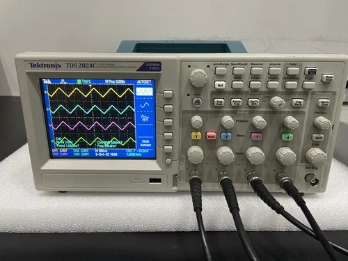 Tektronix TDS 2024C Digital Storage Oscilloscope - Picture 4 of 13
