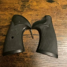 Pachmayr Presentation Rubber Grips Ruger Security 6, Speed, Service Six (Large)