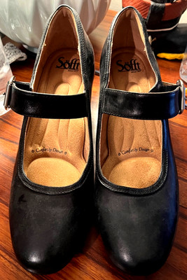 New Sofft Brand Black Leather Mary Jane Pump Size 8