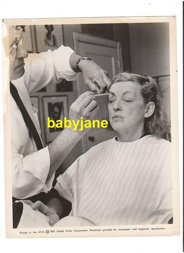BETTE DAVIS ORIGINAL 8X10 PHOTO IN MAKEUP CHAIR 1961 POCKET FUL OF MIRACLES