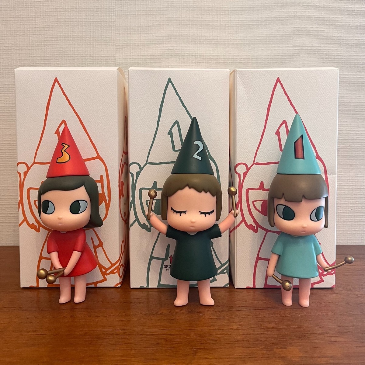 YOSHITOMO NARA ドラムフィギュア 3体セット4点 YOSHITOMO NARA DRUMMING GIRLS 1 2 3 Figure Set of 3 PVC 15cm In