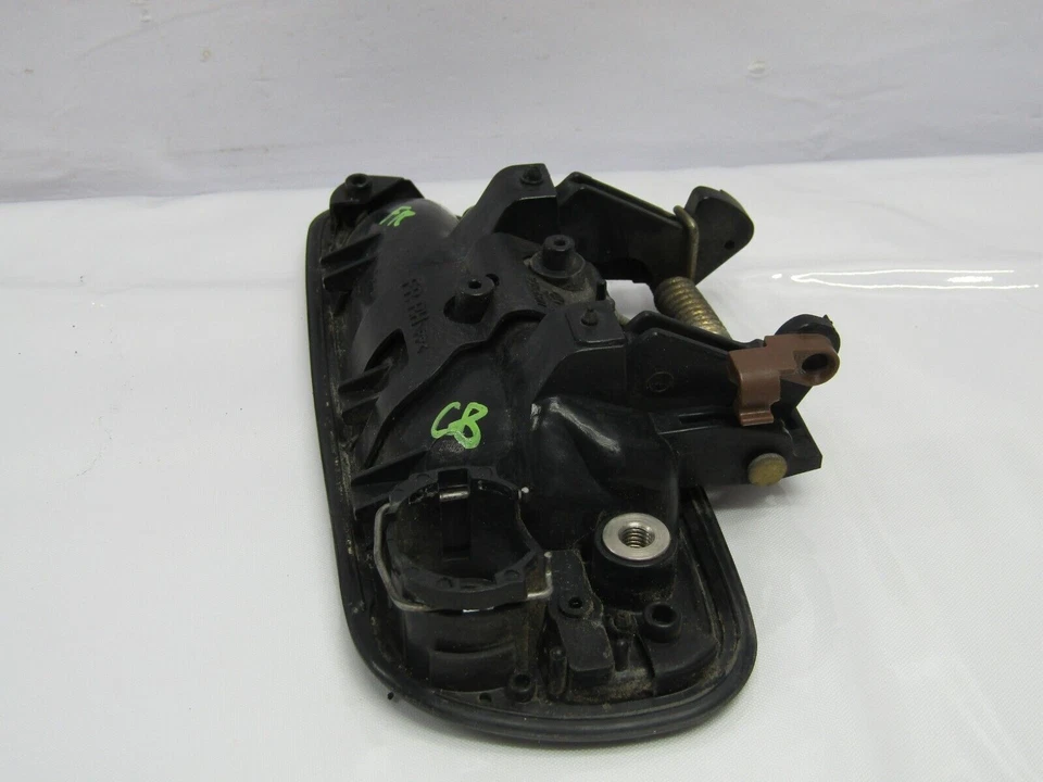 Manija de puerta exterior del lado del pasajero delantero derecho Subaru Legacy Outback 1996-1999 Foto 3 de 4