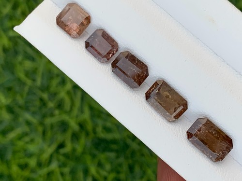 6.70 Ct Natural Axinite Emerald cut (5 pieces) Lot Loose Gemstone @Pakistan. - Picture 4 of 7