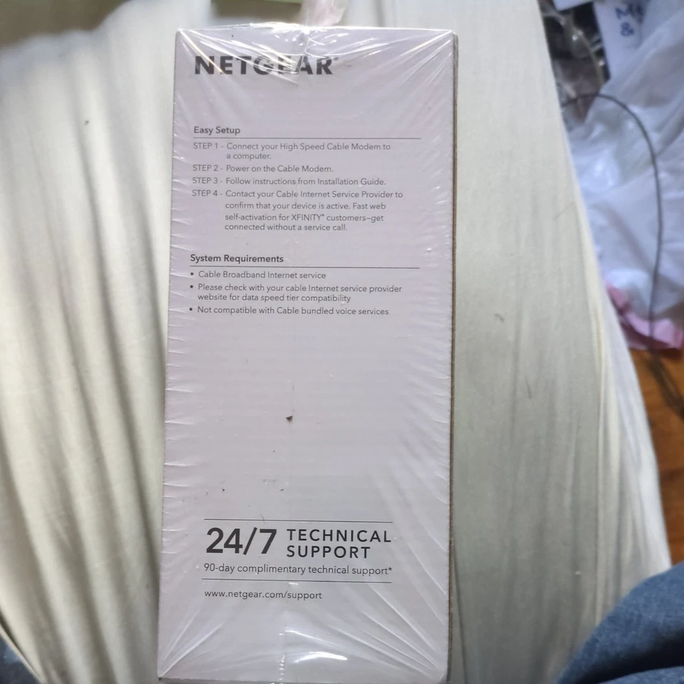 Cable módem NETGEAR Cm500-1aznas 16x4 DOCSIS 3.0 velocidades máximas de descarga de 686 mbps Foto 3 de 4
