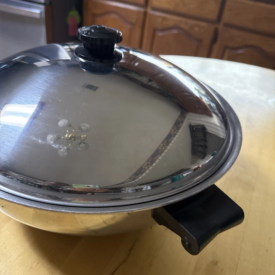 VINTAGE SALADMASTER TP304S STAINLESS STEEL WOK WITH LID 13.5” - Image 3 of 4