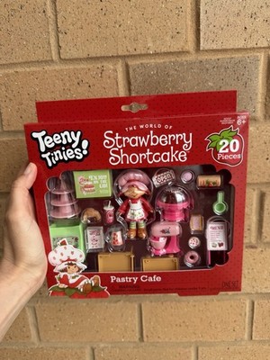 Teeny Tinies! The World of Strawberry Shortcake Pastry Cafe Playset 20 Pcs NEW!