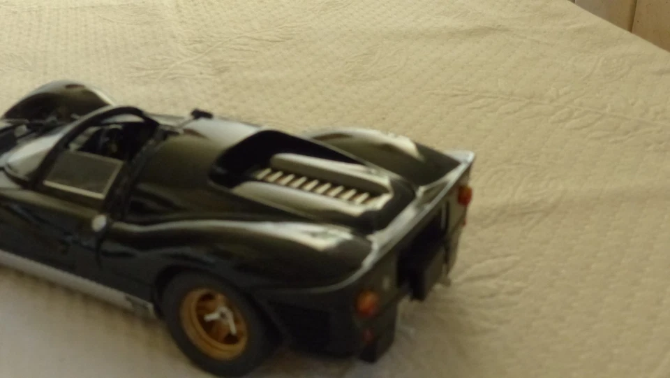 FERRARI  330 P4  Spyder    "all black"    base Jouef Evo     1/18 - Photo 3/4