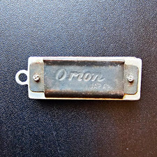 OPTON Mini Diatonic Harmonica Key of C Silver Metal Body w/ Loop Keyring 1950's
