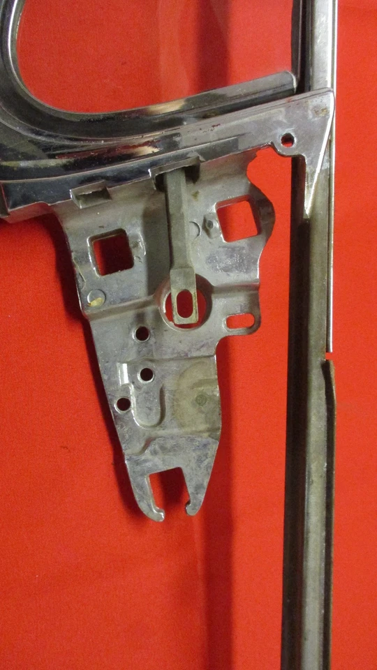 1961 1962 CHEVROLET IMPALA VENT WINDOW LEFT 2 DOOR HT OLDSMOBILE BUICK PONTIAC - Image 3 of 4