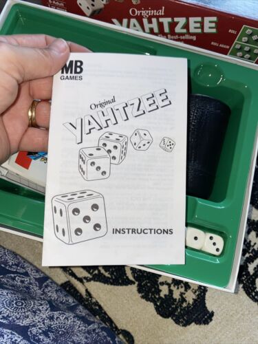Original Yahtzee Dice Game 1992 Vintage Complete MB Games. Complete - Picture 8 of 8