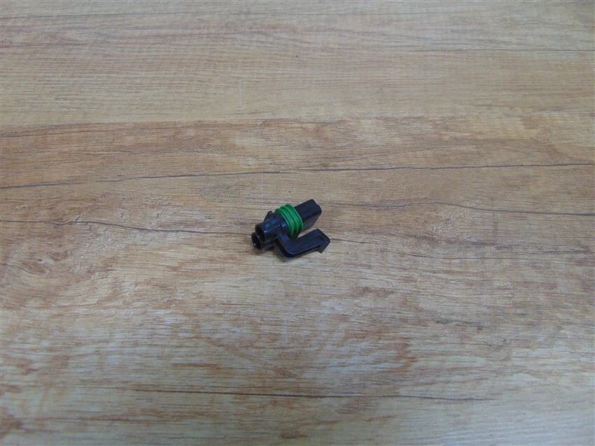 Brand New Horn Pin Bushing Genuine Mercedes 638/639/906 