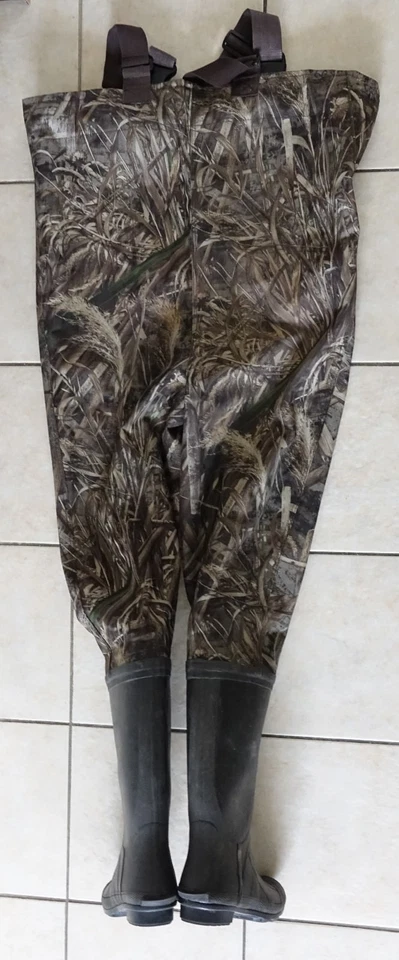 Game Winner camouflage realtree max 5 2-ply insulated boot-foot  Wader,size 8 - Image 3 of 4