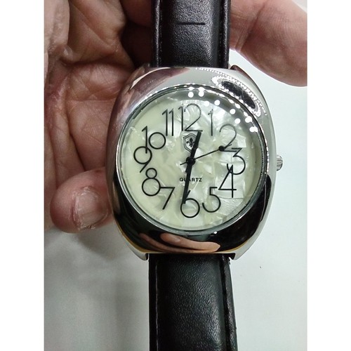 Women's Watch With a Really Nice Look - Picture 12 of 16