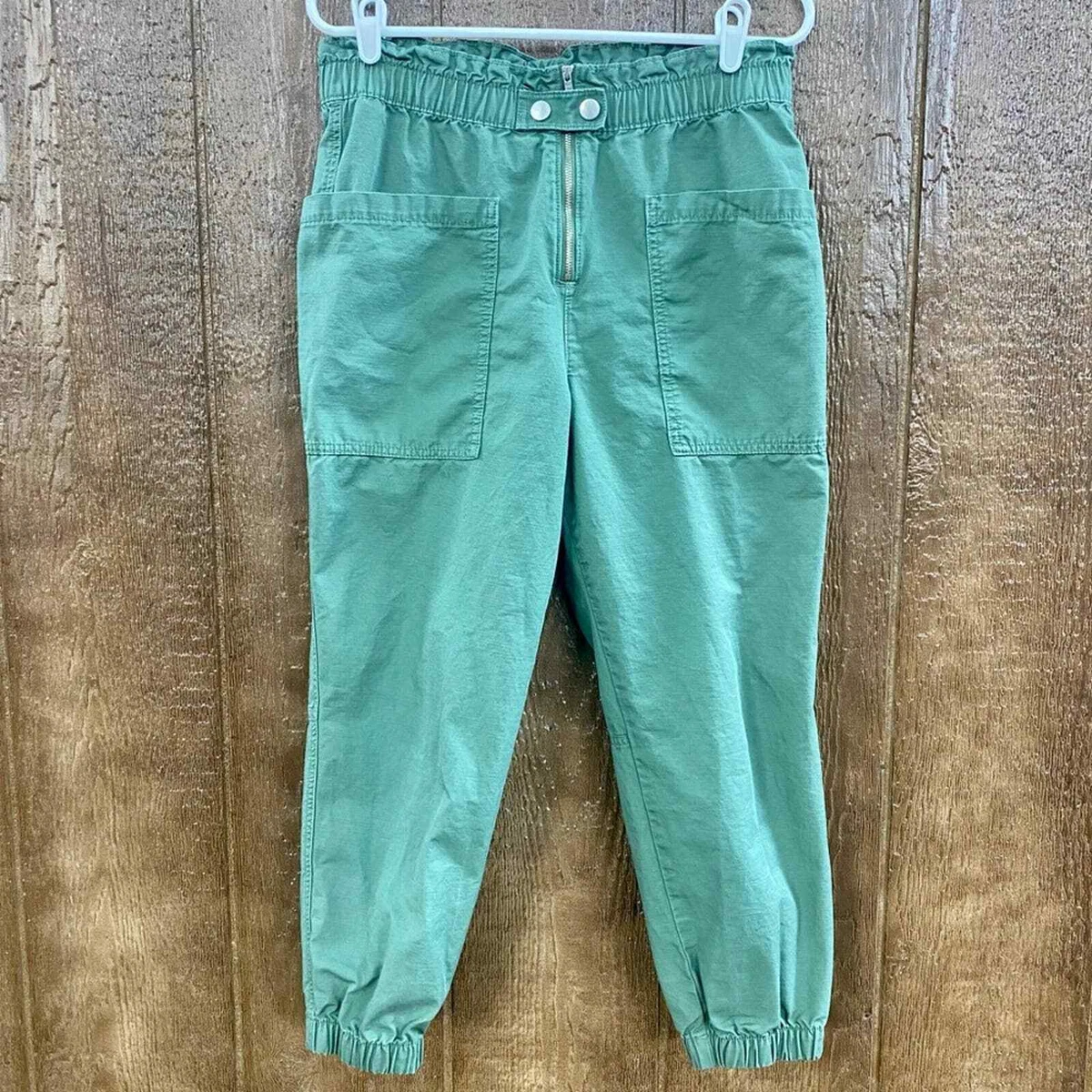 Gap petite online joggers