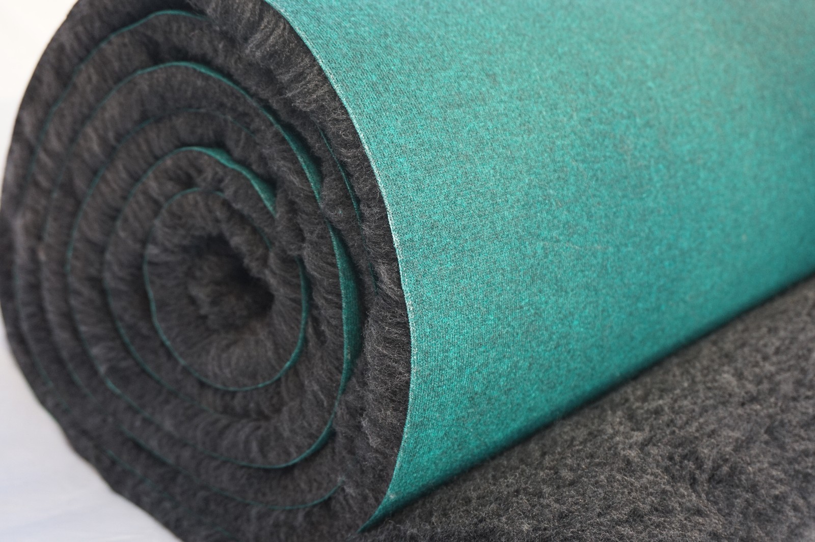 Traditional greenbacked veterinary bed.Vet bedding 2m,3m,5m,10m rolls