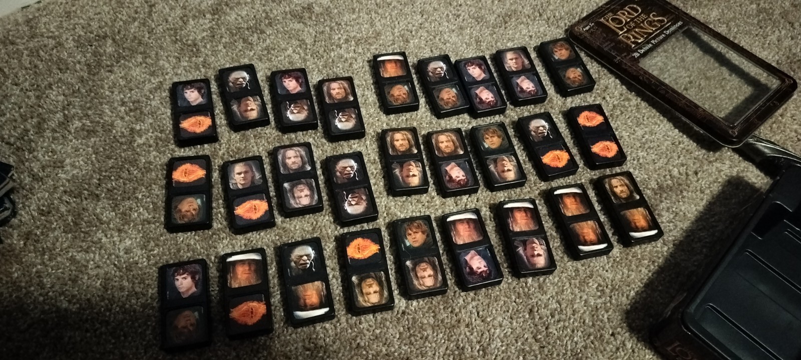 Lord of the Rings Deluxe Picture DOMINOES 28 Tiles