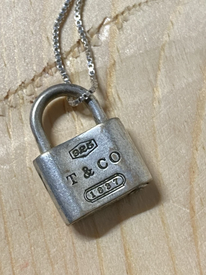 Collar colgante Tiffany & Co con cerradura de corazón 925 cadena T&Co de ley Foto 4 de 4