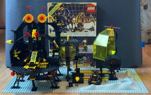 LEGO Blacktron Message Intercept Base 6987 Manual Complete No Extra Piece or Box