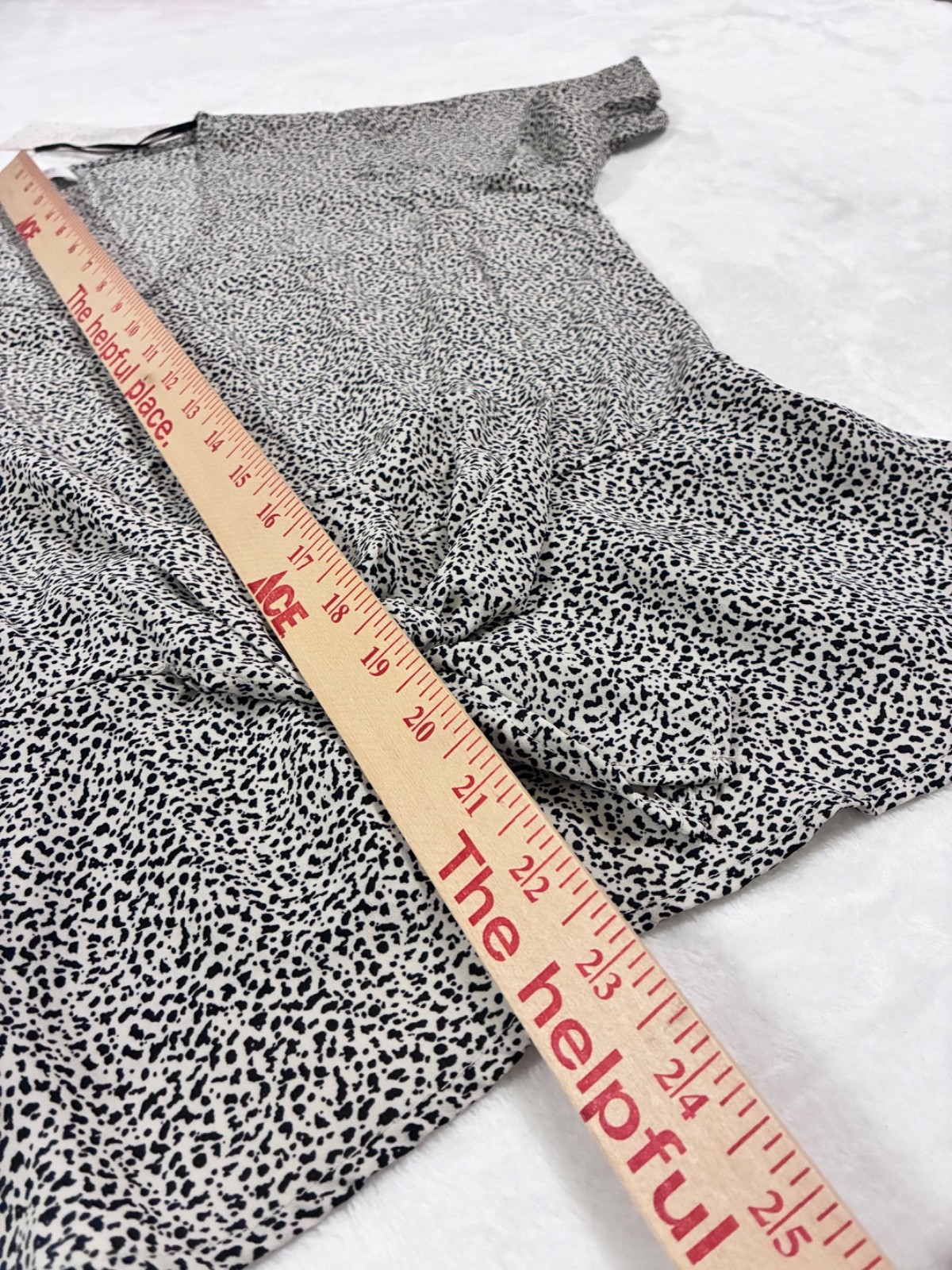 NWT Sienna Sky Top Blouse Short Flutter Sleeves Black and White Print Women's M