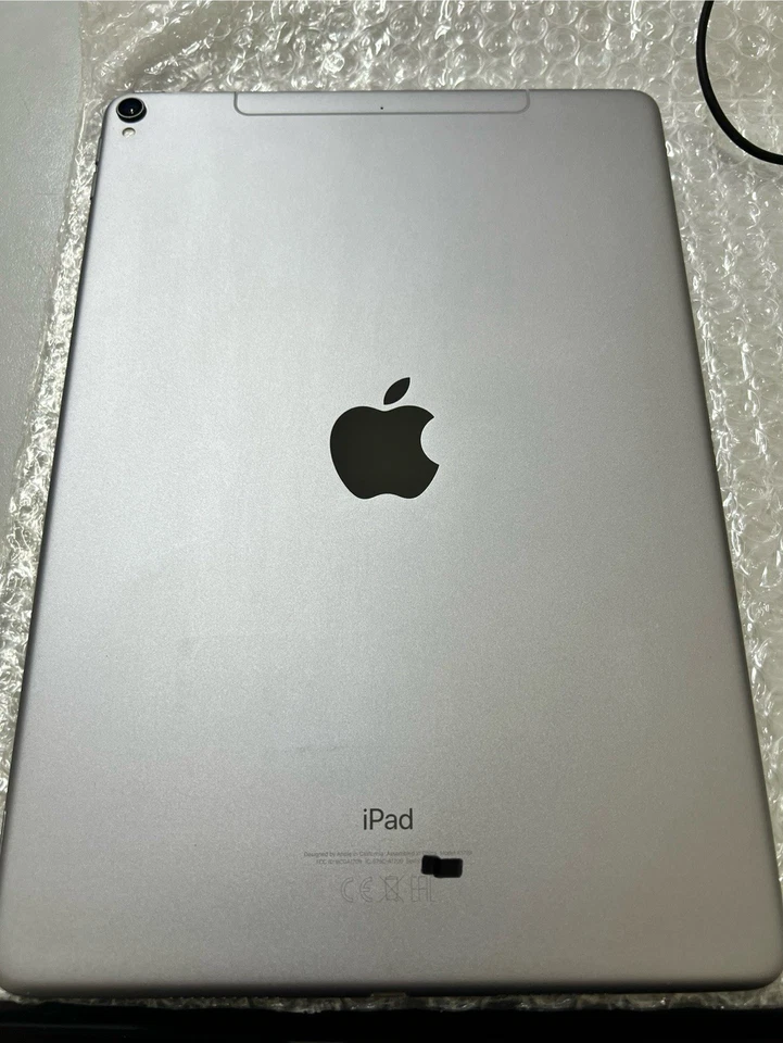 iPad Pro 10.5 64GB Wi-Fi + Cellular  Anno 2017  Usato Ottime Condizioni - Immagine 3 di 4