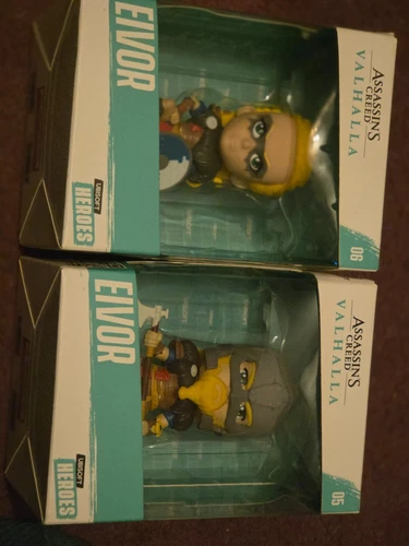 Ubisoft Heroes Series 2 Assassins Creed Valhalla Eivor Female and Male Figure