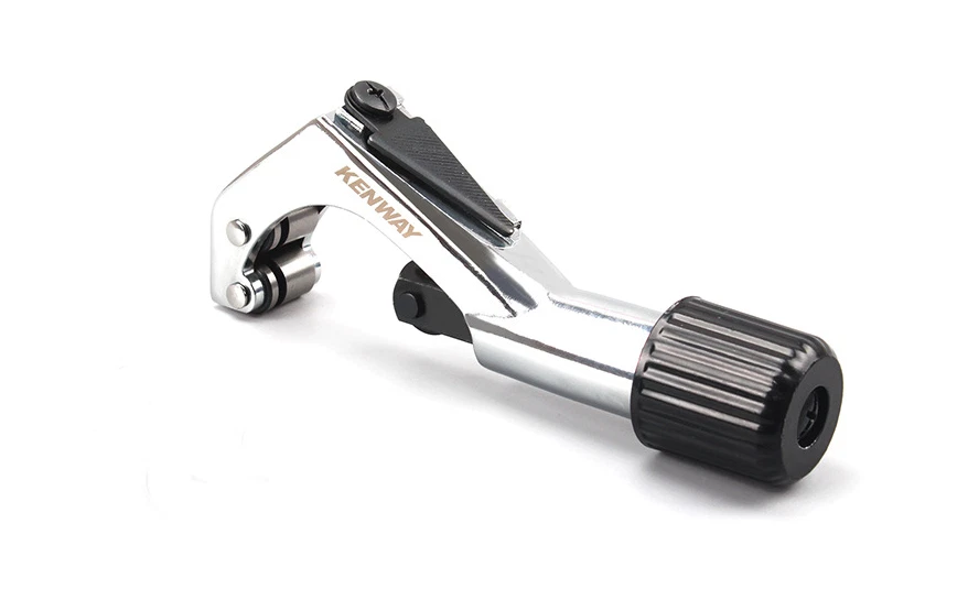 Pipe cutter for store steerer tube